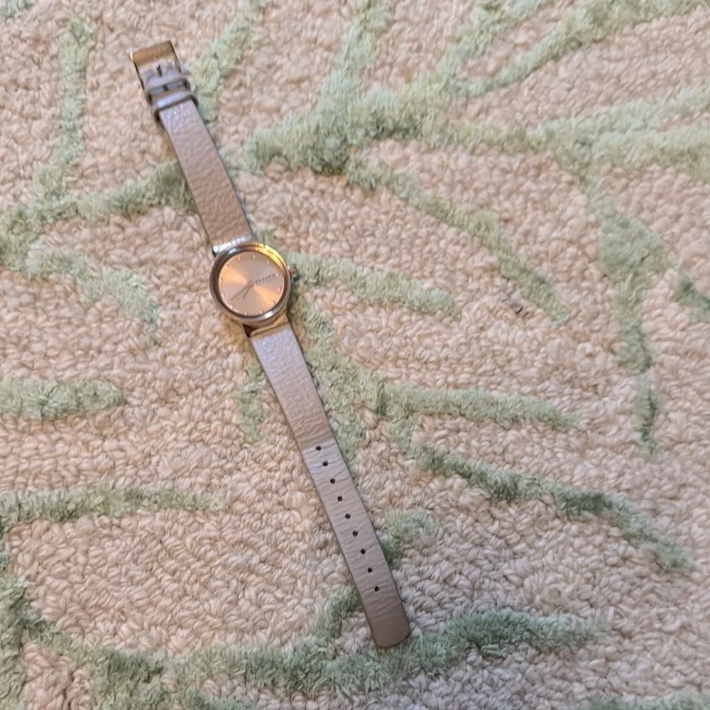 Skagen Denmark taupe tan and gold leather band wristwatch 12